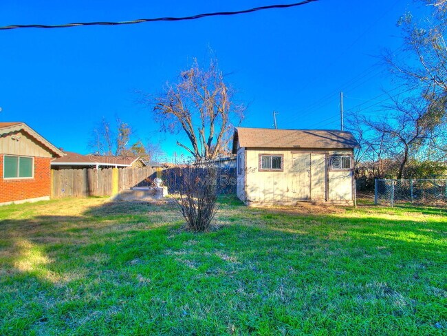 Building Photo - 6744 NW 52nd St