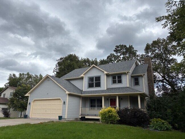 Primary Photo - Spacious 4 BR/4 BA Single-Family Home in a...