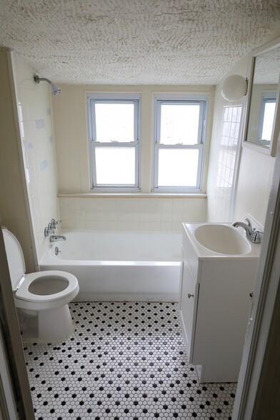 Bathroom - 123 E Washington Ln