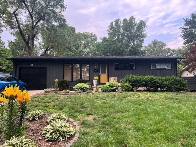 Primary Photo - 5411 W 76th St