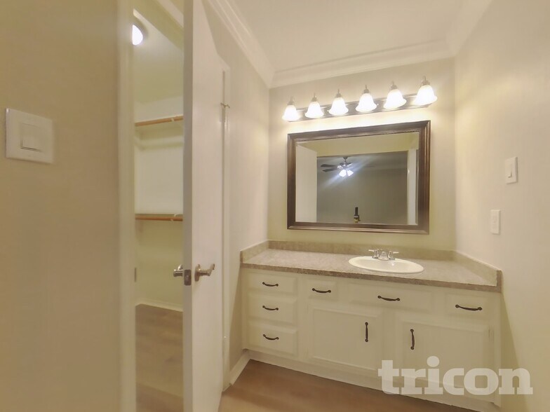 Building Photo - 3412 Ridge Haven Cir