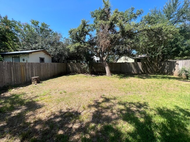 Building Photo - 7906 Tiffany Dr