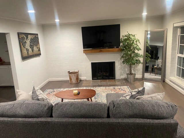 Building Photo - 7829 Royal Ln