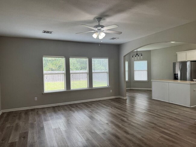 Building Photo - Beautiful Home for Lease in Denham Springs...