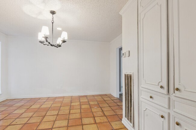 Building Photo - 10815 Cypresswood Dr