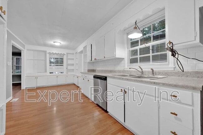 Building Photo - 900 75th St S