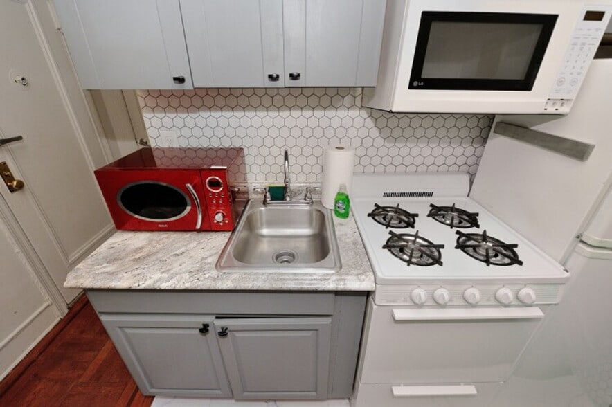 Building Photo - 315 E 77th St