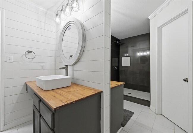 Building Photo - 8508 Kansas River Dr