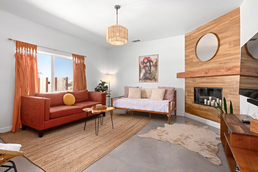 Building Photo - 60782 Duvall Dr