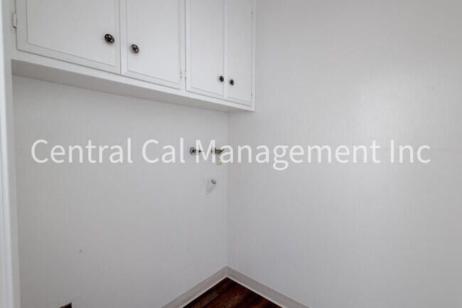 Building Photo - 6208 Stine Rd