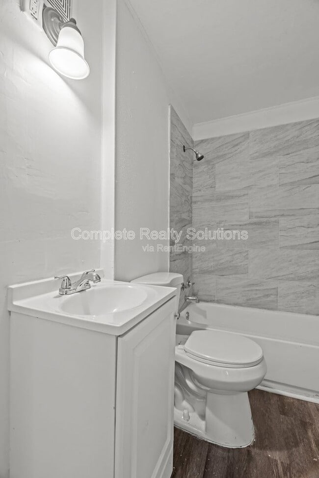 Building Photo - 9823 Winkler Dr