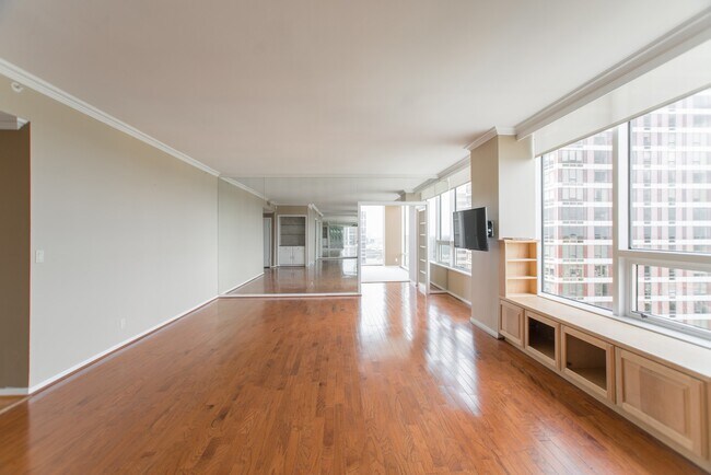 Building Photo - 5100 San Felipe St