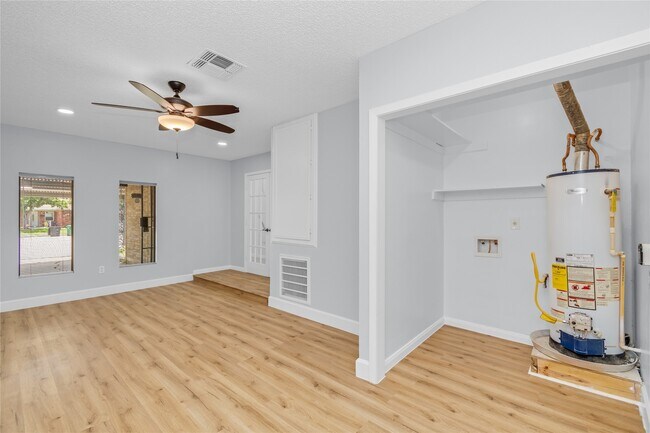 Building Photo - 11018 Long Gate Dr
