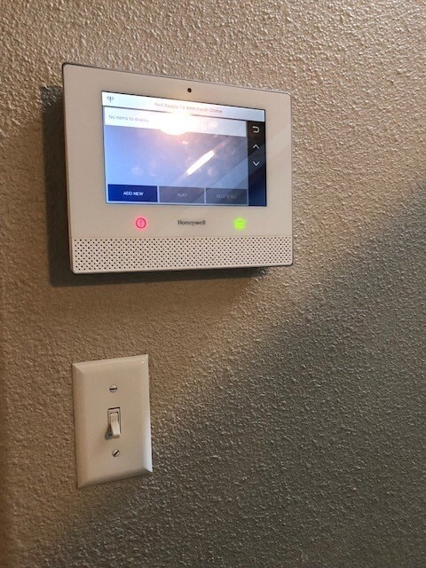 Building Photo - Spacious 4 bedroom, 2.5 bath, in Breckenridge Community