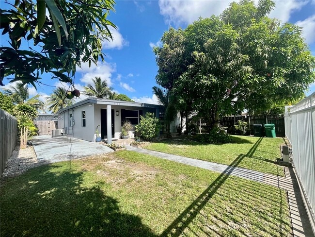Building Photo - 3135 SW 64th Ave