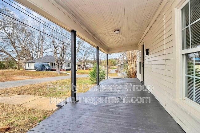 Building Photo - 818 Frederick St