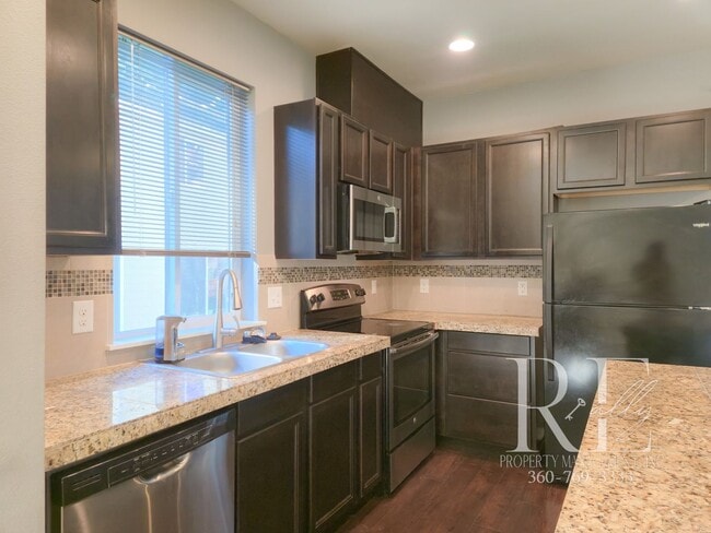 Building Photo - Effortless Elegance in Caldart Heights, Po...