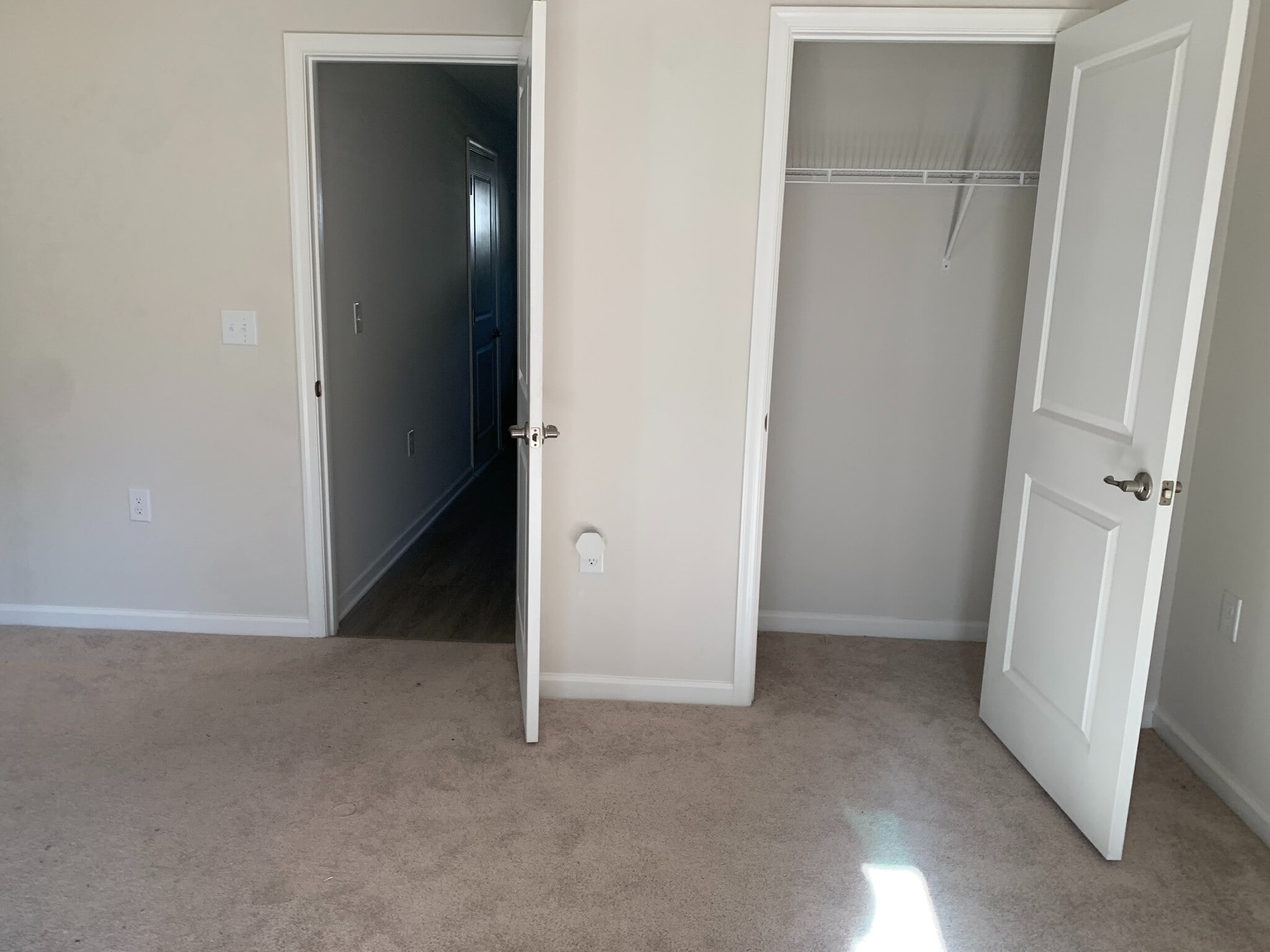 Building Photo - Room in Townhome on Pathfinder Wy