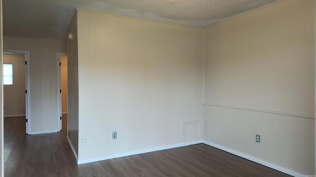 Building Photo - 3835 W 20th Ave