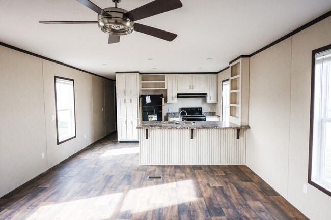 Building Photo - 415 Hillsdale Rd