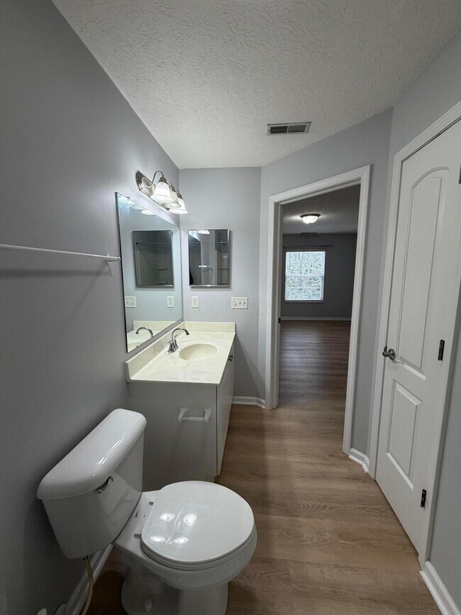 Building Photo - 7774 S Essex Gate Dr