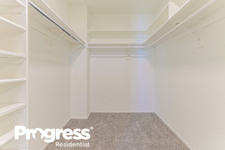 Building Photo - 532 N Nassau