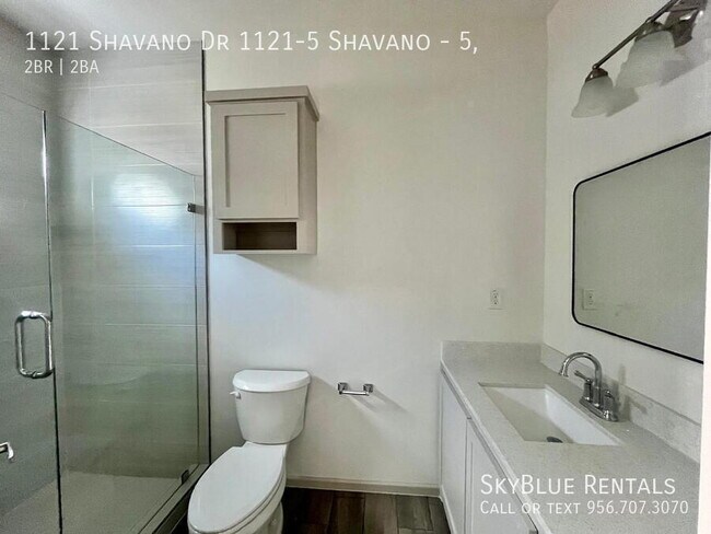 Building Photo - 1121 Shavano Dr