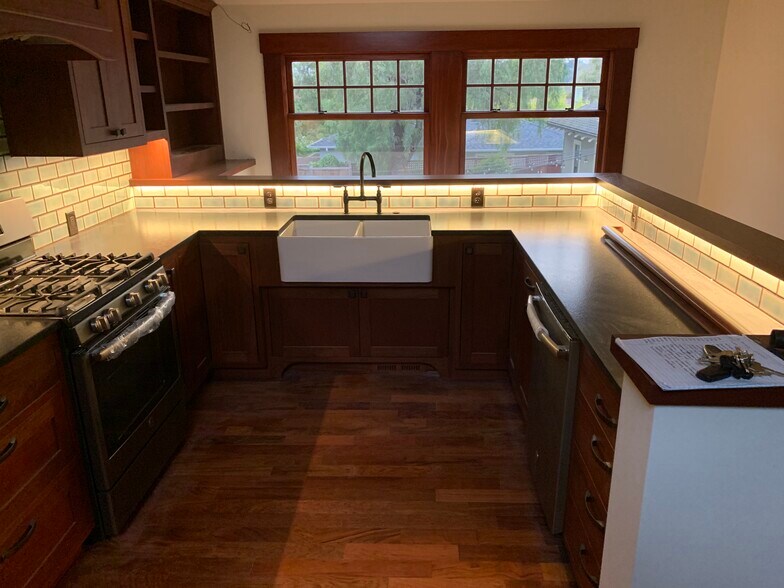 Kitchen 1 - 246 Berkeley Way