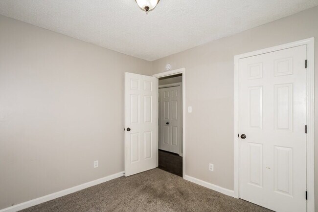 Building Photo - 6931 Gallop Dr