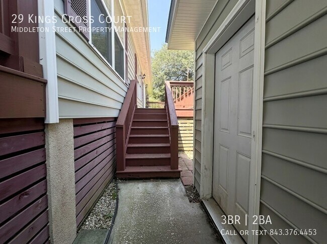 Building Photo - 29 King's Cross Ct