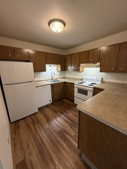 Kitchen - Willow Glen Apartments