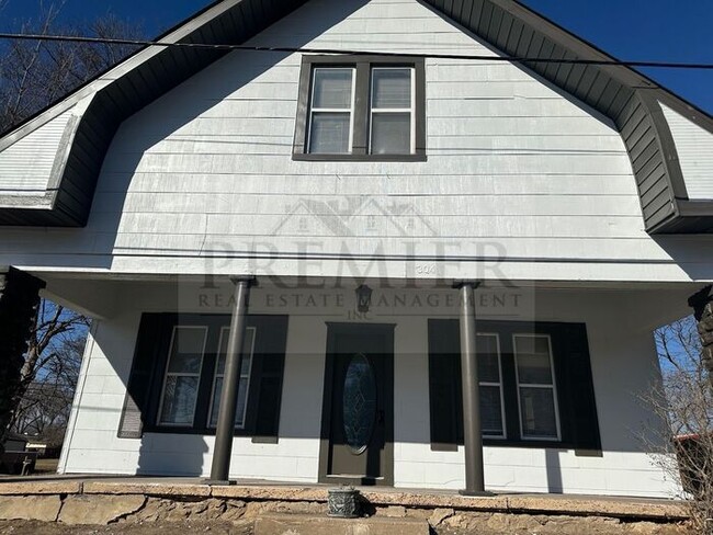 Primary Photo - 304 E Monroe St Buckner MO 64016 - 4 bed/ ...