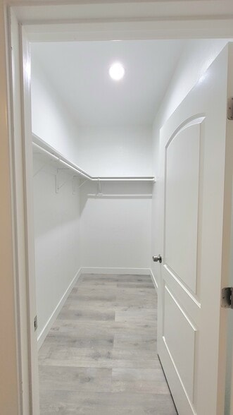 Building Photo - 620 San Lorenzo St