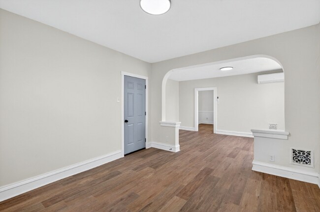 Building Photo - 5803 S Kings Highway Blvd