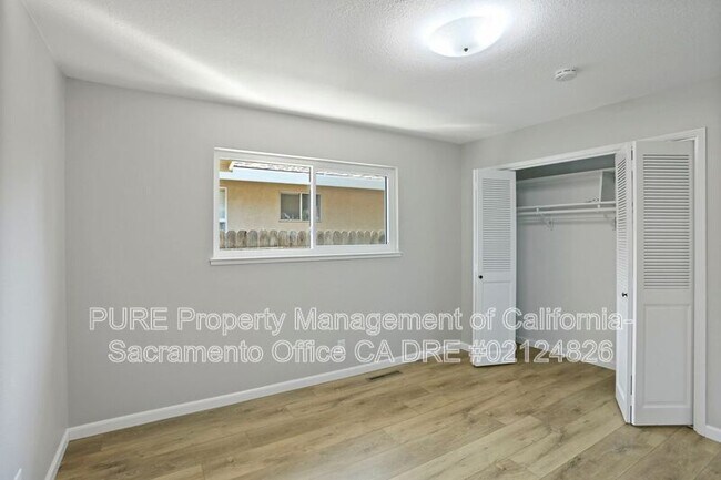 Building Photo - 160 Westcott Way