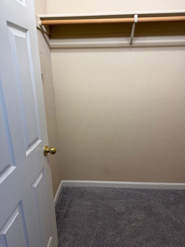 Building Photo - Gorgeous Natomas Condo