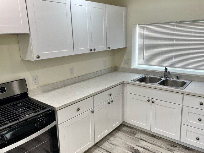 Building Photo - 4301 Mesa Grande Pl SE
