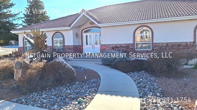 Building Photo - 2211 W Vista Del Sol Dr