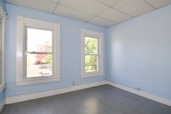 Building Photo - 425 Taylor St