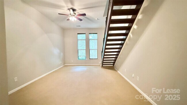 Building Photo - 2125 Southend Dr