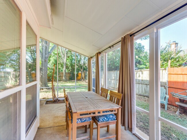 Building Photo - 2633 Harvest Moon Dr