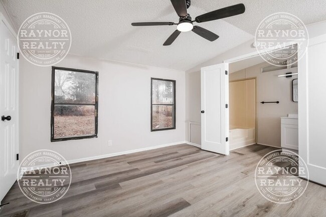 Building Photo - 72 Abbey Way