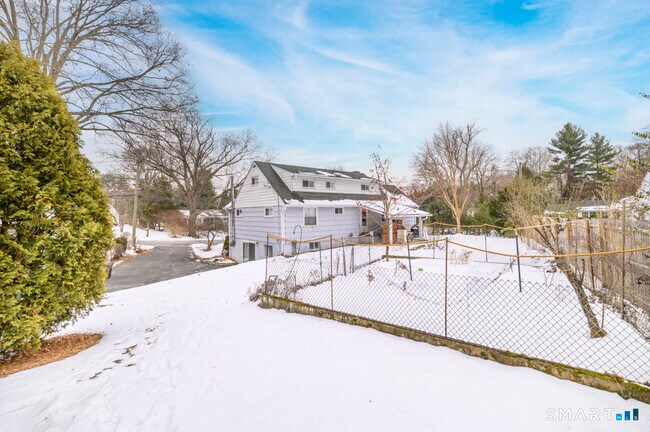 Building Photo - 63 Alpine St