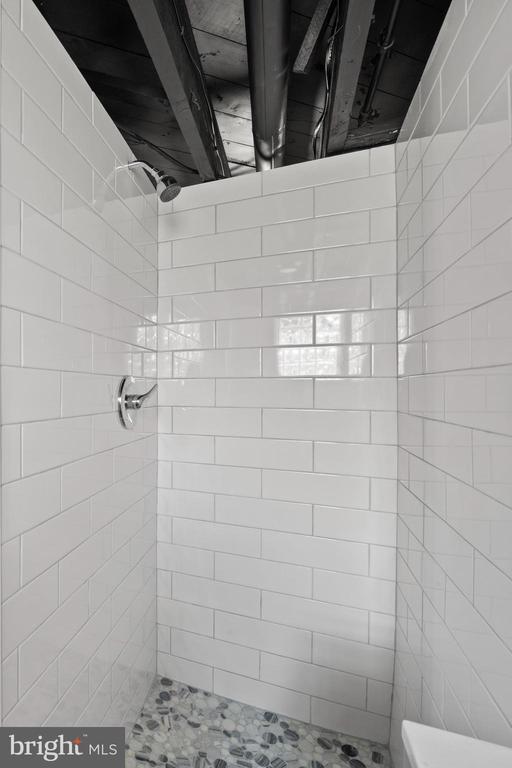 Building Photo - 710 Edmondson Ave