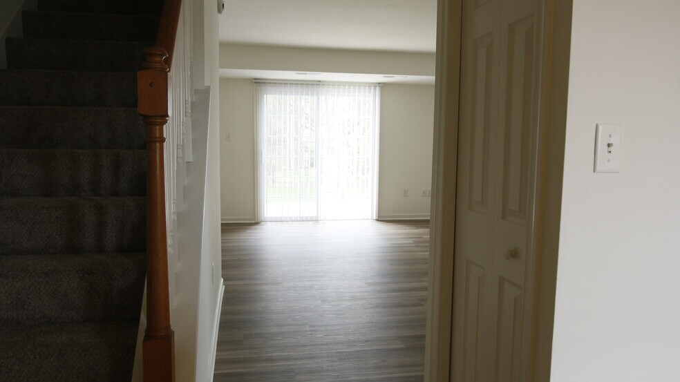 Building Photo - 11 Ramsgate Ln