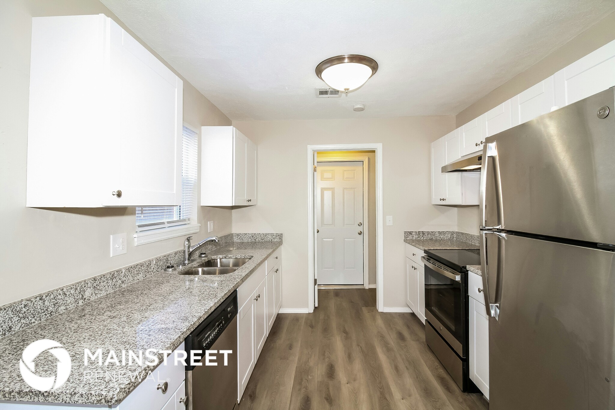 Building Photo - 10905 N Brauer Ave