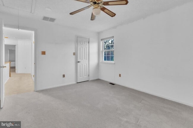 Building Photo - 5 Greenleigh Cir