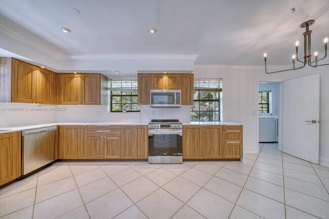 Building Photo - 1442 Coruna Ave