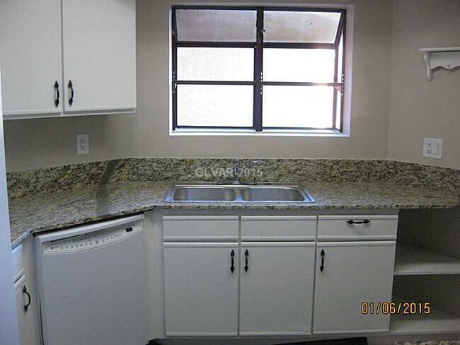 Building Photo - Four-Bedroom Home in Henderson!