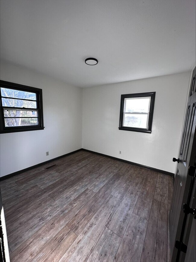 Building Photo - 6335 Hansley Dr